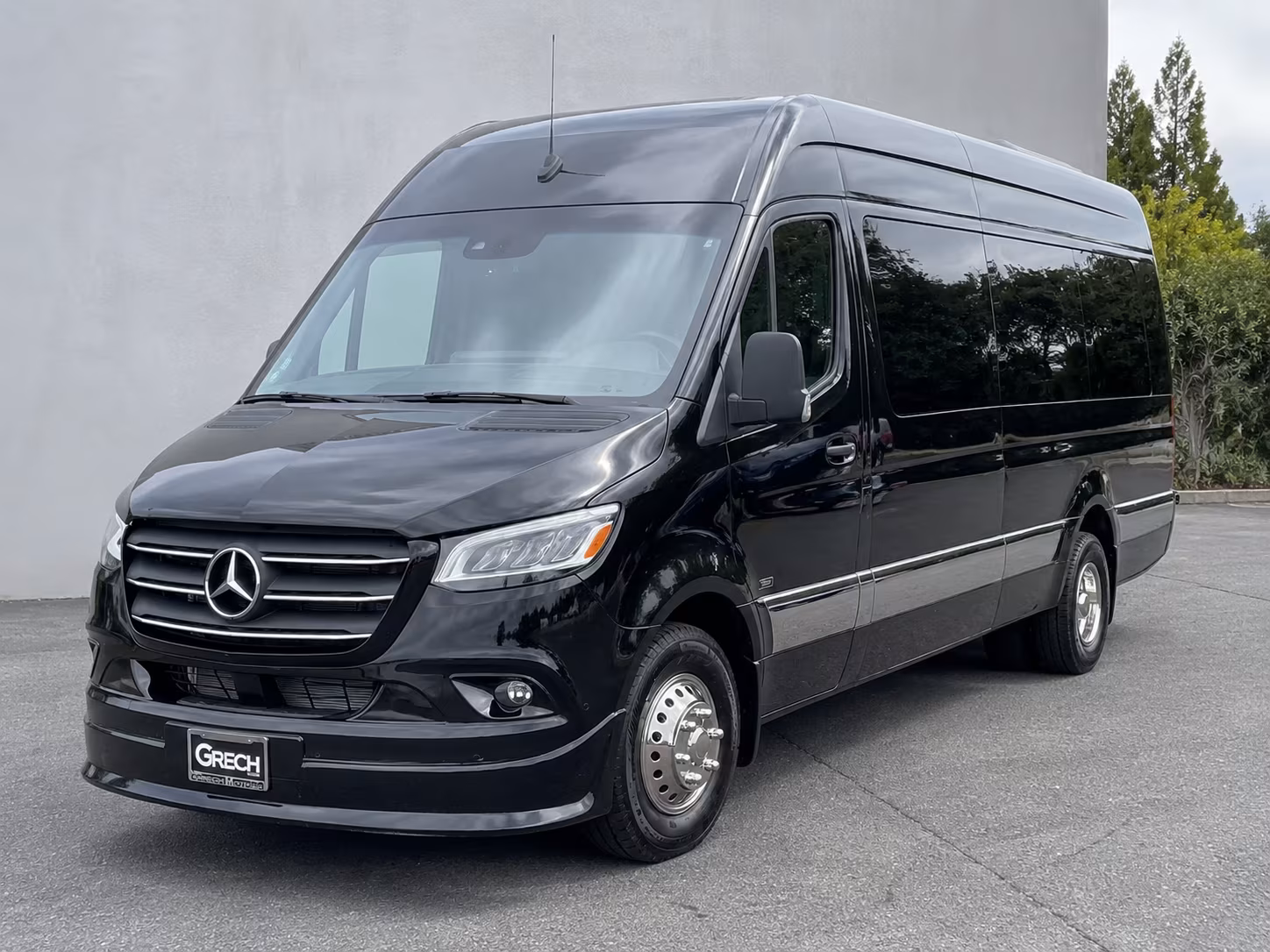 long beach employee shuttle van service
